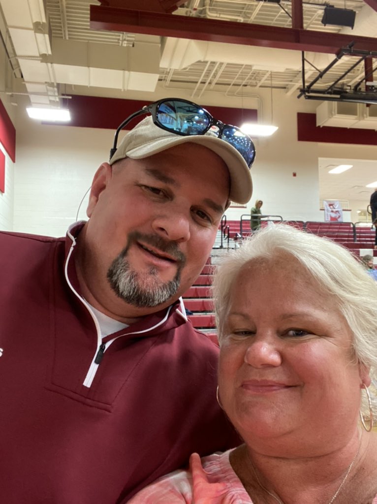 BethEmerson41's tweet photo. Congrats to Brody... hitting 2,000 career points in front of your fans ... home court.. with a WIN was great!! We love you!  @BrodyPeebles @jpeebs98 @sbperrin23 @DewaynepHSG @HartselleHoops https://t.co/7MOF5lpzxJ