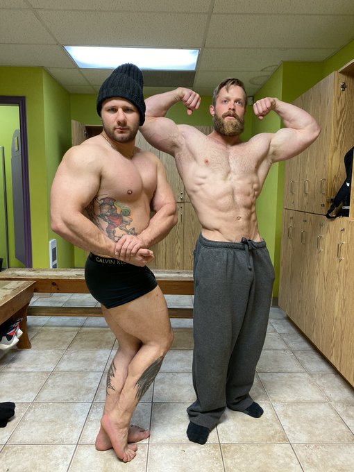 mrrbotyyprfectI's tweet photo. Retweet if you like big sexy muscle https://t.co/5W2oAQn404