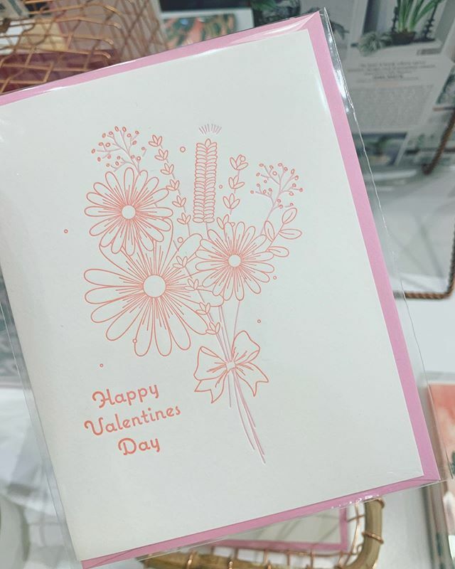 Get your love cards 💕 and gifts when you stop by @barnoneaz ift.tt/2ShbUIi