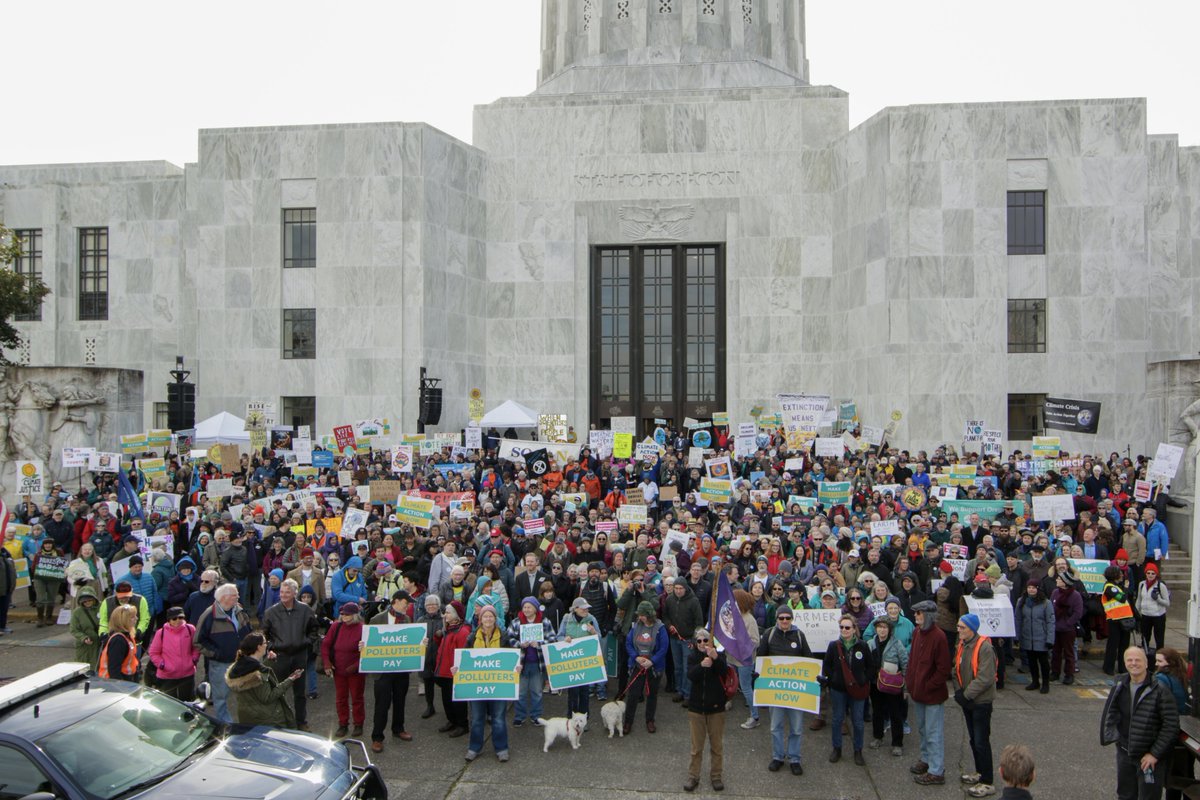 TonyHpdx's tweet image. Amazing day. More than 1,000+ climate champs let lawmakers know it's time for Clean Energy Jobs. Thank you to everyone who came out to the rally for #ORclimateAction. #CleanEnergyJobs #ORpol #ORleg