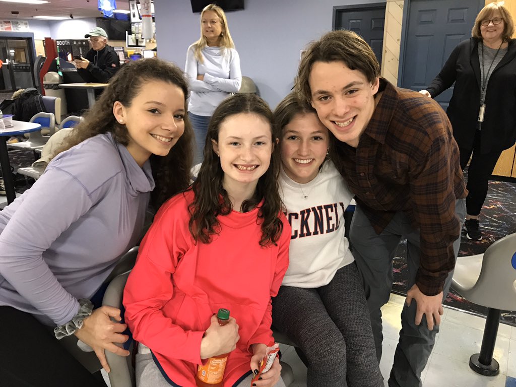 DuxBuds's tweet photo. 🎳 BOWLING with the BEST! 🎳 https://t.co/YJj0FGYFWT