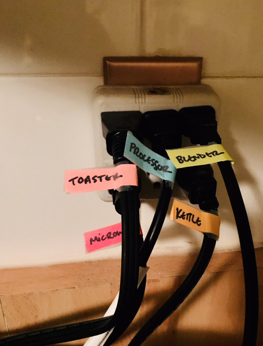 soundslikejim's tweet photo. You can take the girl outta coordinating, but you can’t take coordinating outta the girl... #colourcodingislife #labelsforerrything https://t.co/5ouWhEXMPk