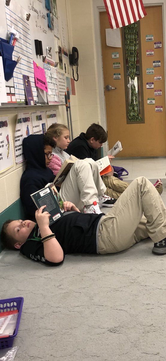 RobinSewellJET's tweet photo. I got caught reading. Working hard to be great readers in fourth grade. J E Turner Elementary. #IamMCPSS  #LearningLeading. @GlendaWarren15 https://t.co/s4s6pevCwx