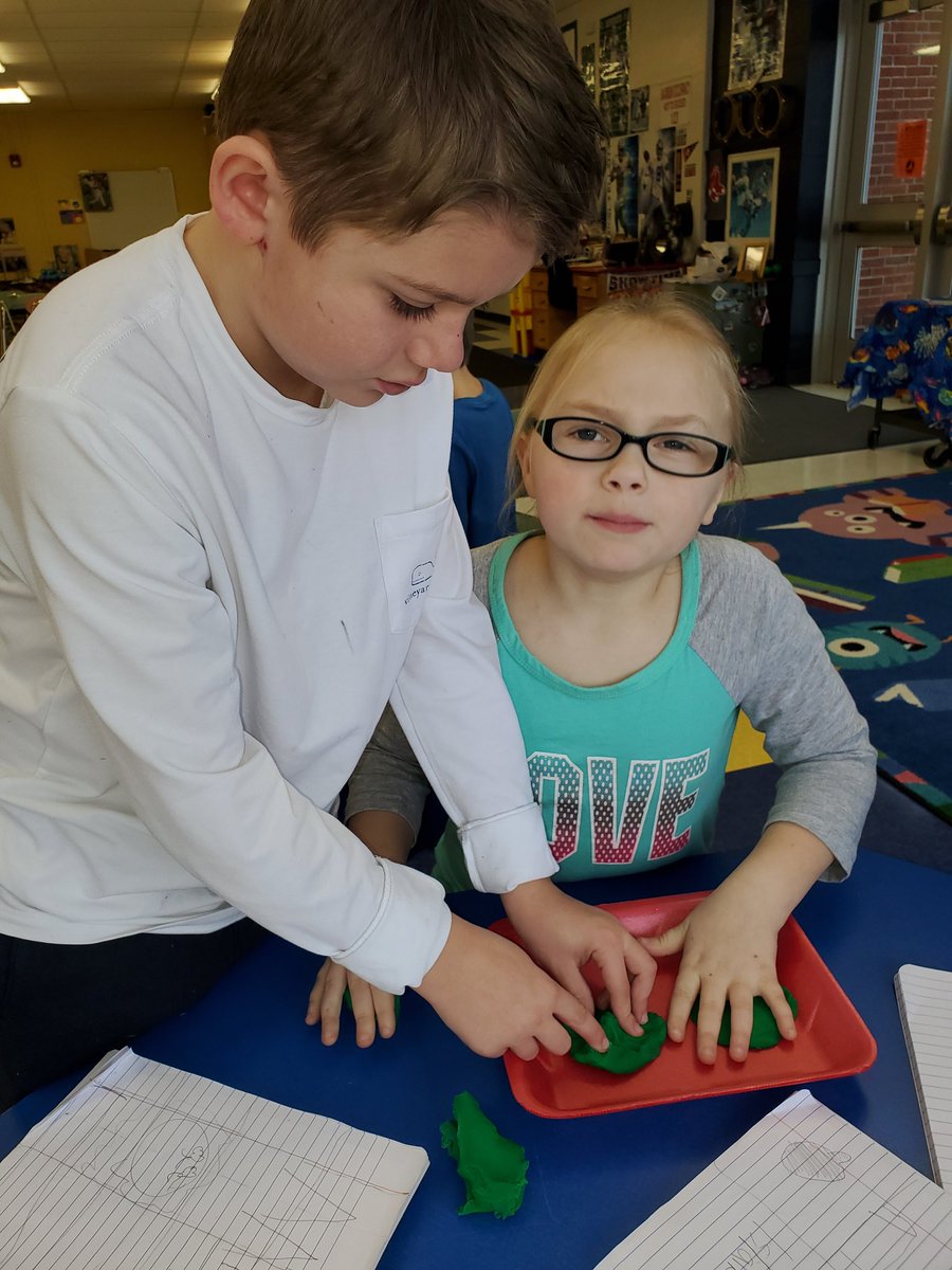 arnott_sk's tweet photo. Beginning to build our land models. Discussing and providing evidence about what types of land are in our models.
@SmithsonianScie @hollylynn48 @sdotger @jwhehl https://t.co/3ae0ok50QO