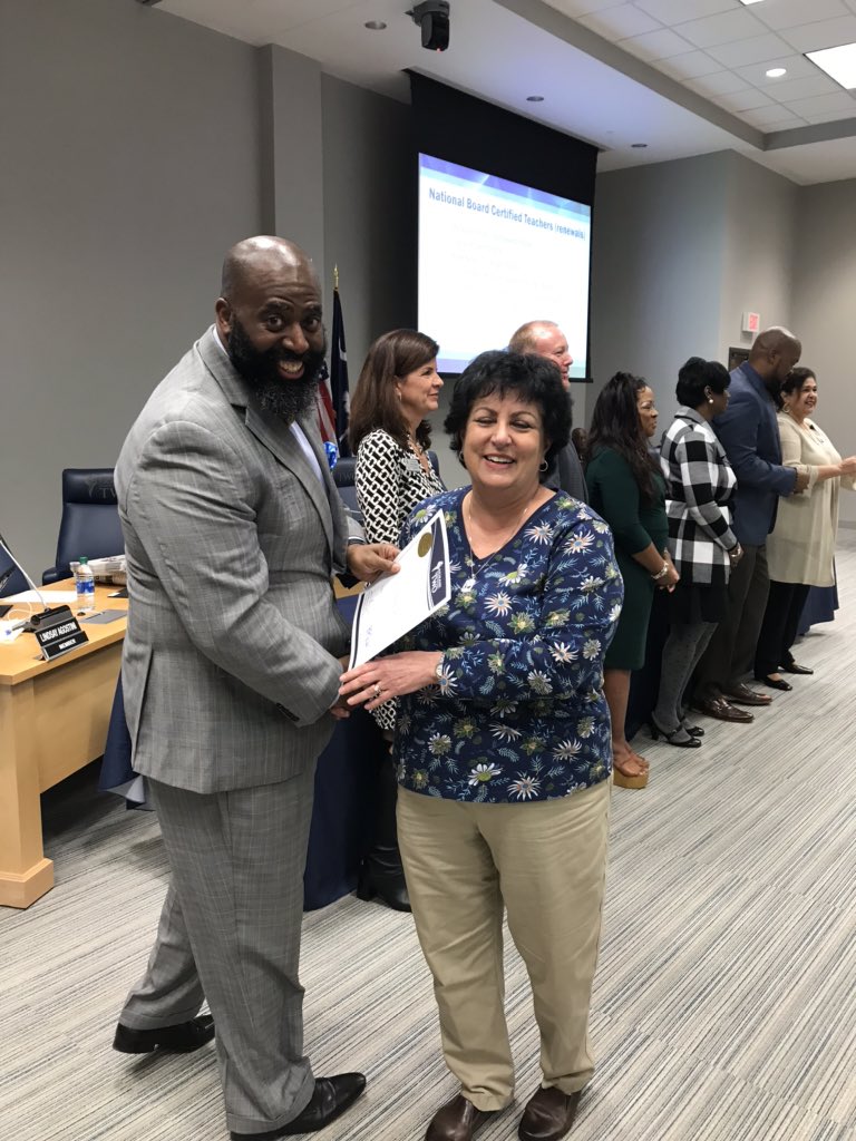 WHS_Redhawks's tweet image. Congrats @MommaMob for renewing your National Board Certification for the 2nd time (3rd time earning NBPTS) @RichlandTwo #redhawky