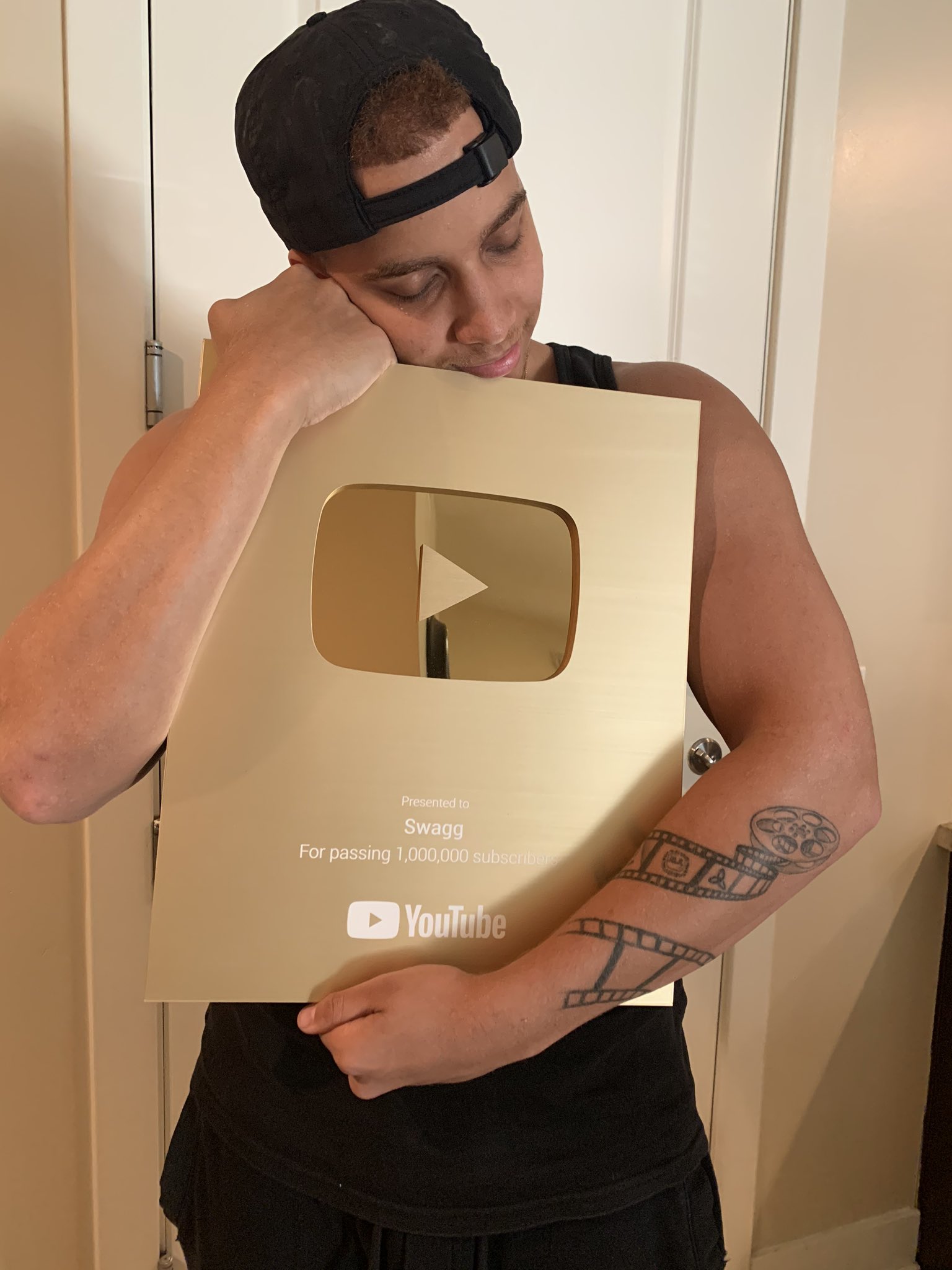 FaZe Swagg ☢️ on X: "1 million plaque ❤️ thank you to everyone ...
