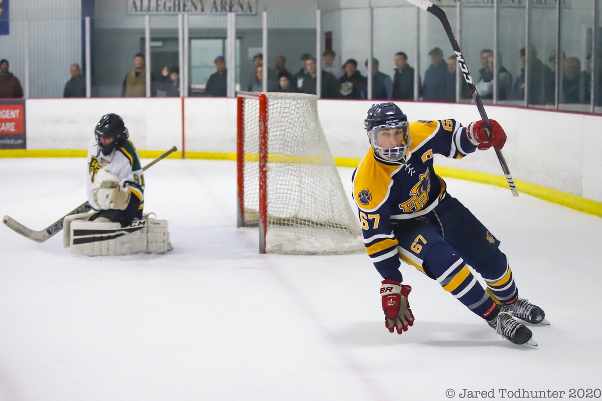 TodhunterProds's tweet photo. After two periods of play Penn-Trafford leads Franklin Regional 6-2. Warriors goals by Dupilka, Tamborski, Mickey and Fetsick. Panthers goals by Lunden and Rettger. #burghhockey https://t.co/q33k3tMR7k