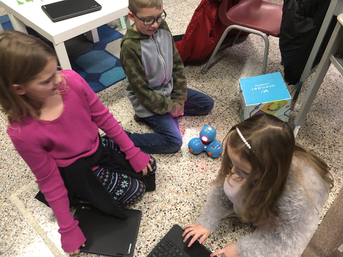 ewitt43's tweet photo. 3rd SS are working through @WonderWorkshop #DASH challenge cards. The growth is amazing in just a few weeks. #phpackers #swexellence #code https://t.co/hemSwUeSMW