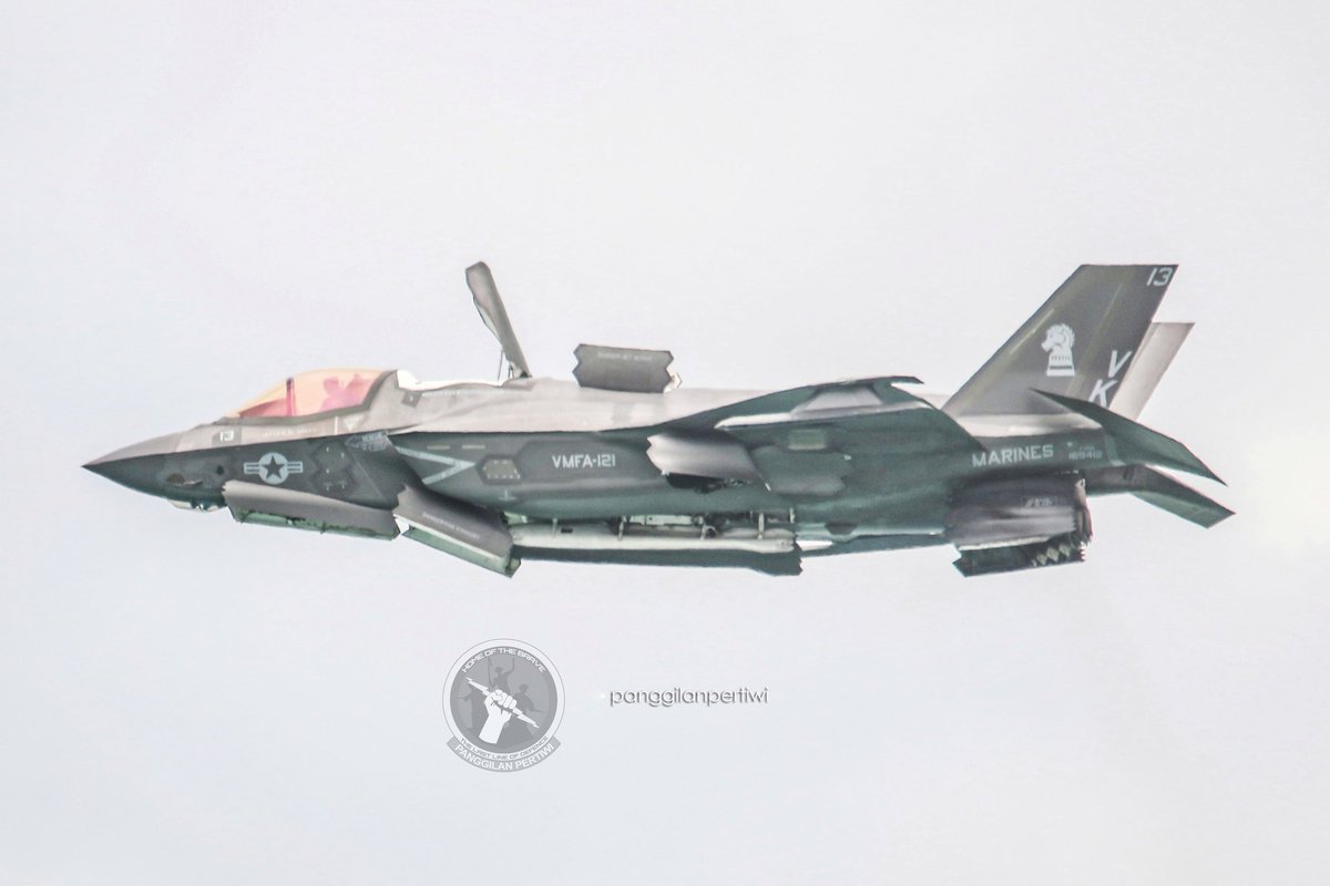Good Morning From #singaporeairshow2020. 

Lockheed Martin F35B Lightings II, Marine Fighter Attack Squadron 121 (VMFA-121) "Green Knights", based at Marine Corps Air Station Iwakuni under Marine Aircraft Group 12 (MAG-12), 1st Marine Aircraft Wing (1st MAW)

#aircraftphotography
