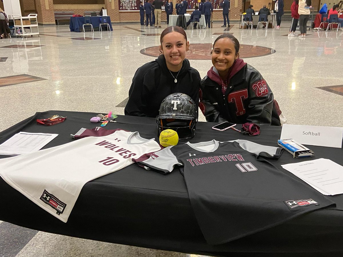Tview_softball's tweet photo. Come see @Tview_softball at @TimberviewHigh 8th grade night.
#highschoolsoftball #tviewsoftball #previewers #parentnight #extracurricular https://t.co/fnksWYGIa3
