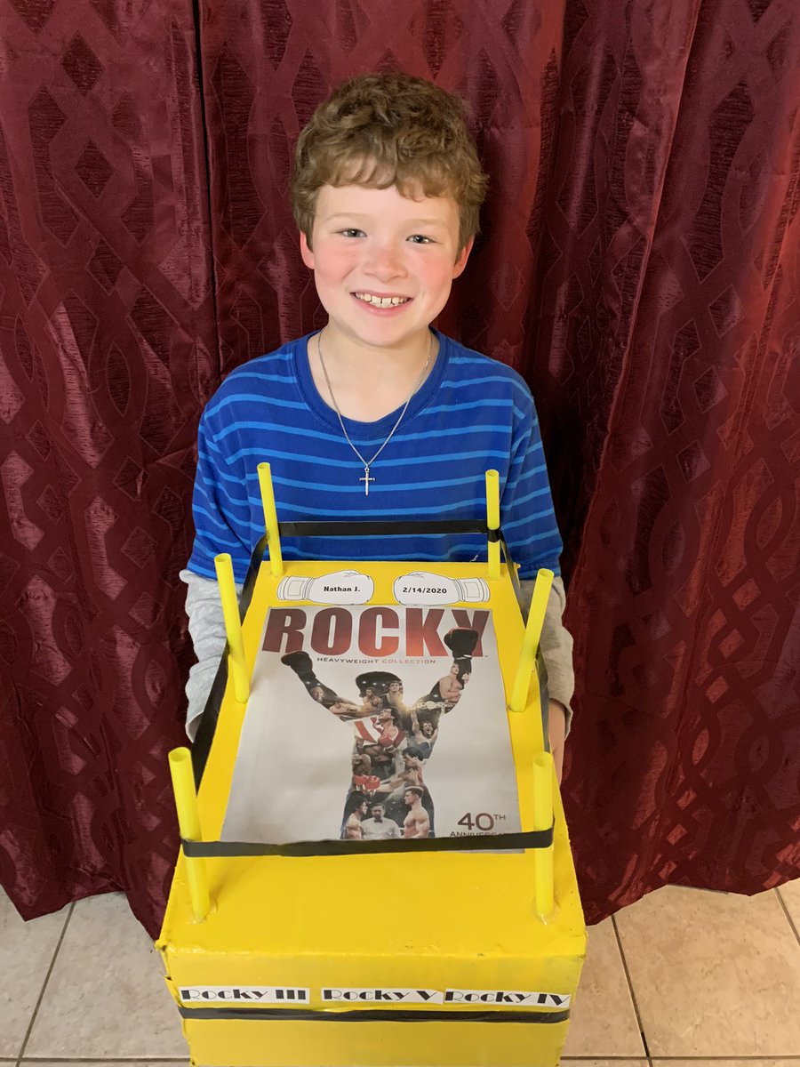 JulieDCjohnson's tweet photo. Nathan’s 3rd grade valentine box...he designed it, I helped...
Give love...give kindness @TheSlyStallone 
#mylittleboxer https://t.co/7G82NqJa1I