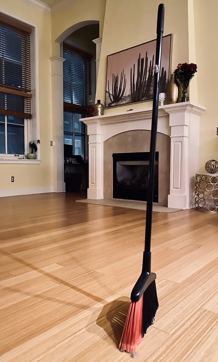 TraumaN4mdWitch's tweet photo. Parked it in the living room tonight. Yes. It does stand up on its own. ๐ฑ I didnโt believe it until I saw it. #magicshit https://t.co/YrfWnRYFsV