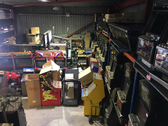 ausretrogamer's tweet photo. [NEW POST] Arcade Raid Over Dubbo -- https://t.co/gMiBS0EaRT
#arcade #WarehouseRaid #retrogaming #pinball https://t.co/7Ce03qWEks