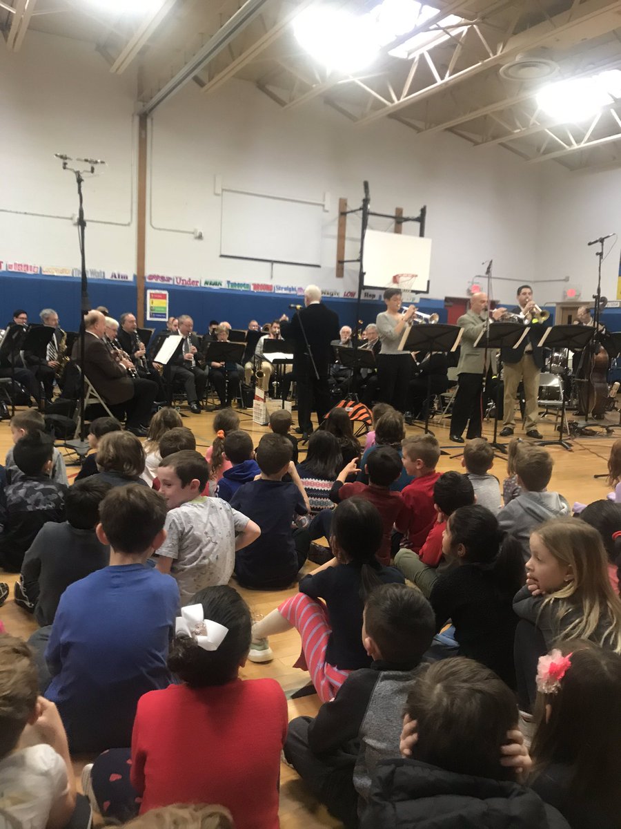 Started our day at WOS with a concert! Bravo.