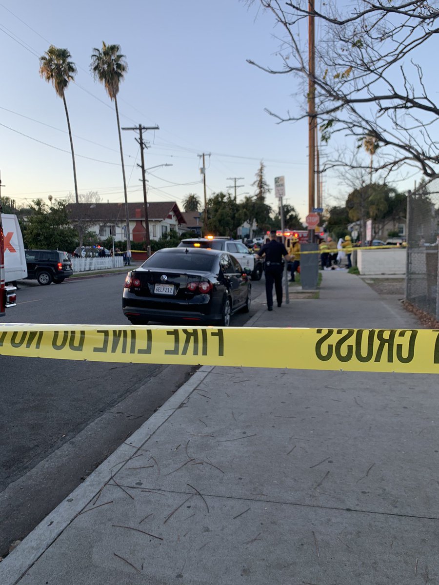 HighlandParkHLP's tweet photo. One Dead at Avenue 56 and Ash streets. Following shooting police investigating and set up perimeter.  5 men seen fleeing in a black Nissan with a broken windshield. @blvdsentinel @TheEastsiderLA @KTLA https://t.co/5CR7QhEXxA