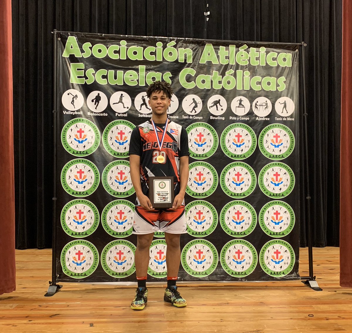 A.A.E.C.A. tweet media