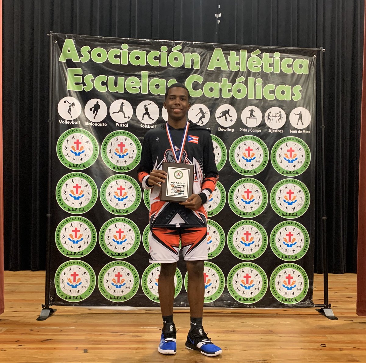 A.A.E.C.A. tweet media