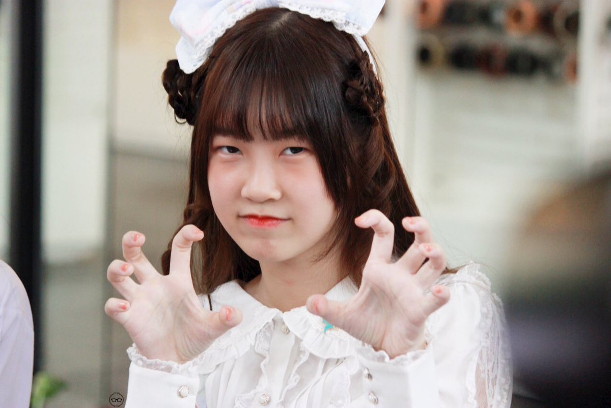 กรอบแว่น48 tweet media