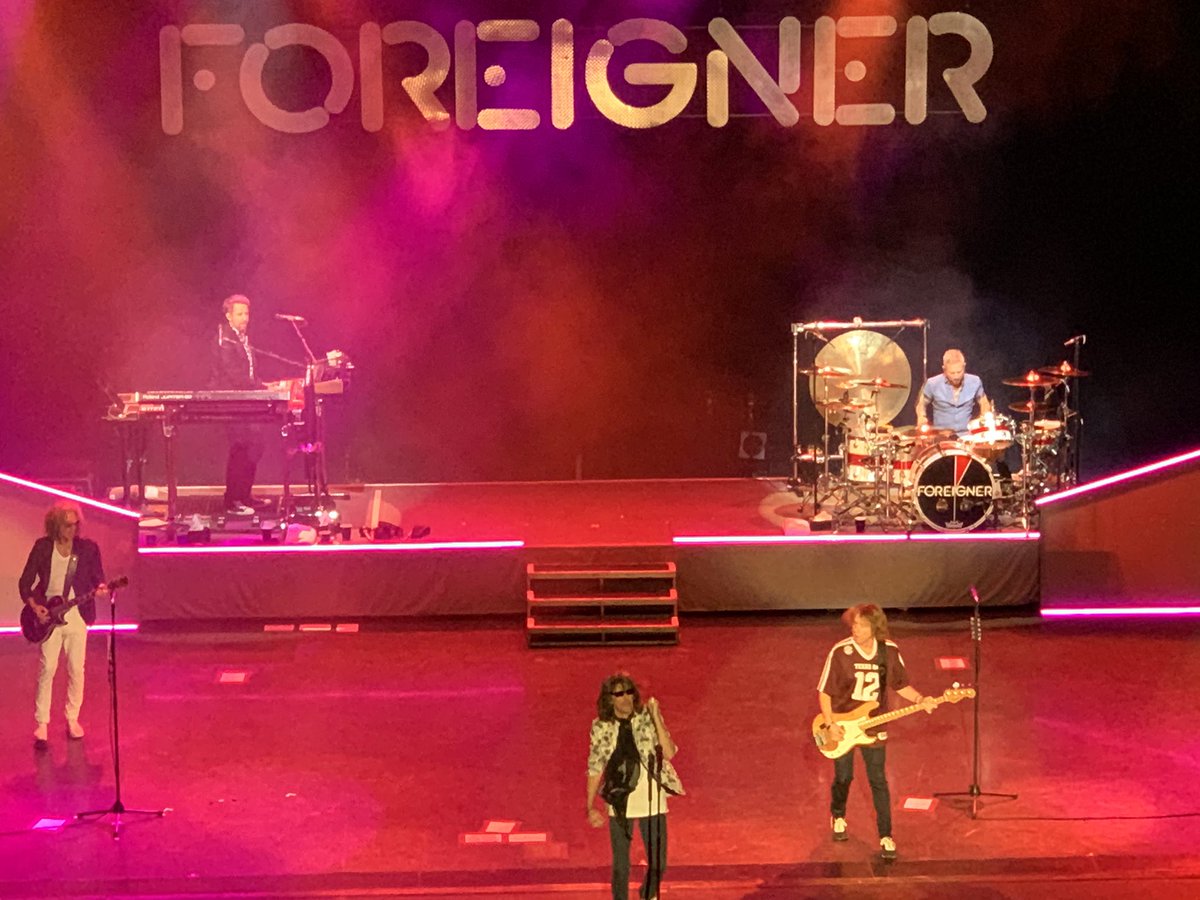 LouieB1150's tweet photo. Ok Foreigner rocking the 12th Man jersey is pretty awesome. https://t.co/BjBHm0vhKu