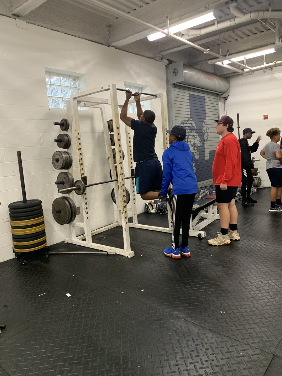 iamcoachsims's tweet photo. Rain Outs lead to Workouts.#ProgressNeverSleeps https://t.co/HSFXO9pwq6