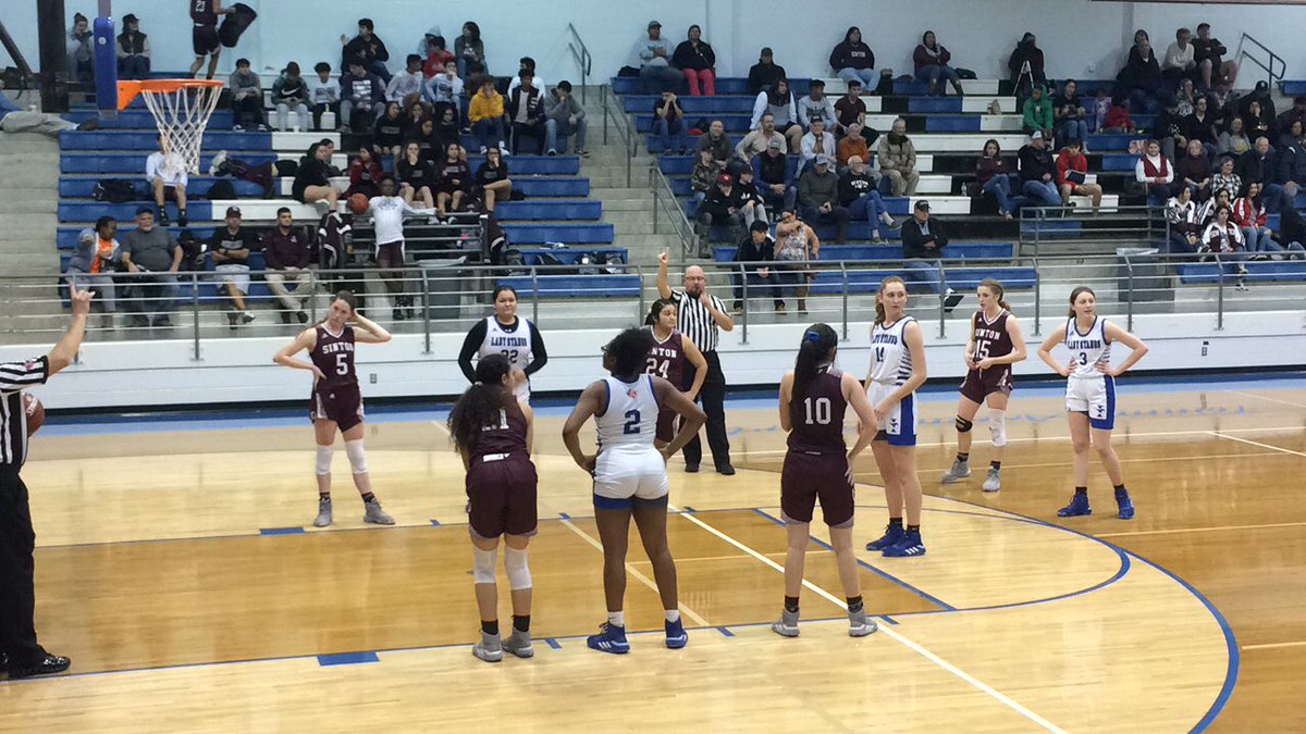 ihstechmom's tweet photo. Lady Mustangs making it happen 18 secs to go stay tuned #ihsallin @InglesideHS https://t.co/1odrFAxP1D
