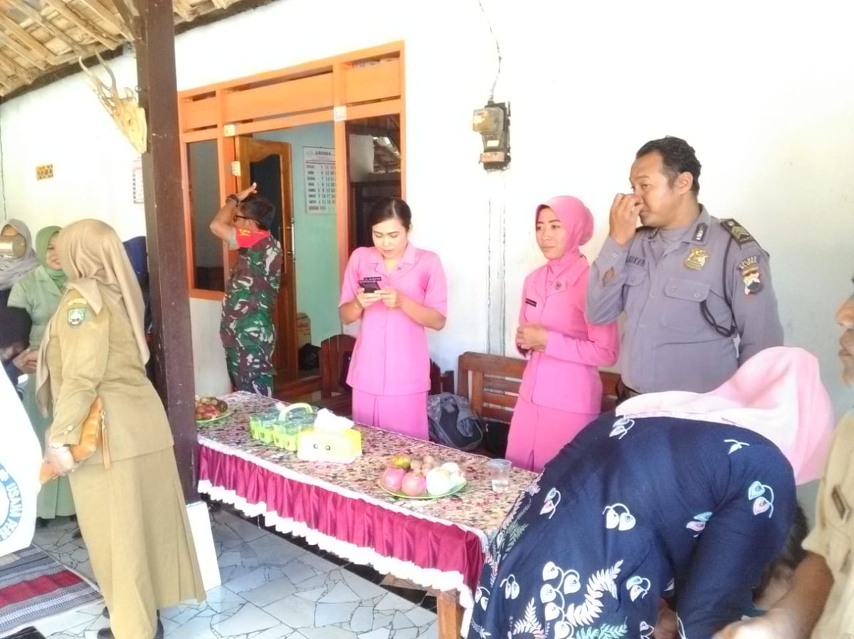 Pada hari senin (10/02/2020) Monitoring Vit A sebagai kegiatan rutin di bulan februari di dk. sambong Ds.Patalan Kec. Blora