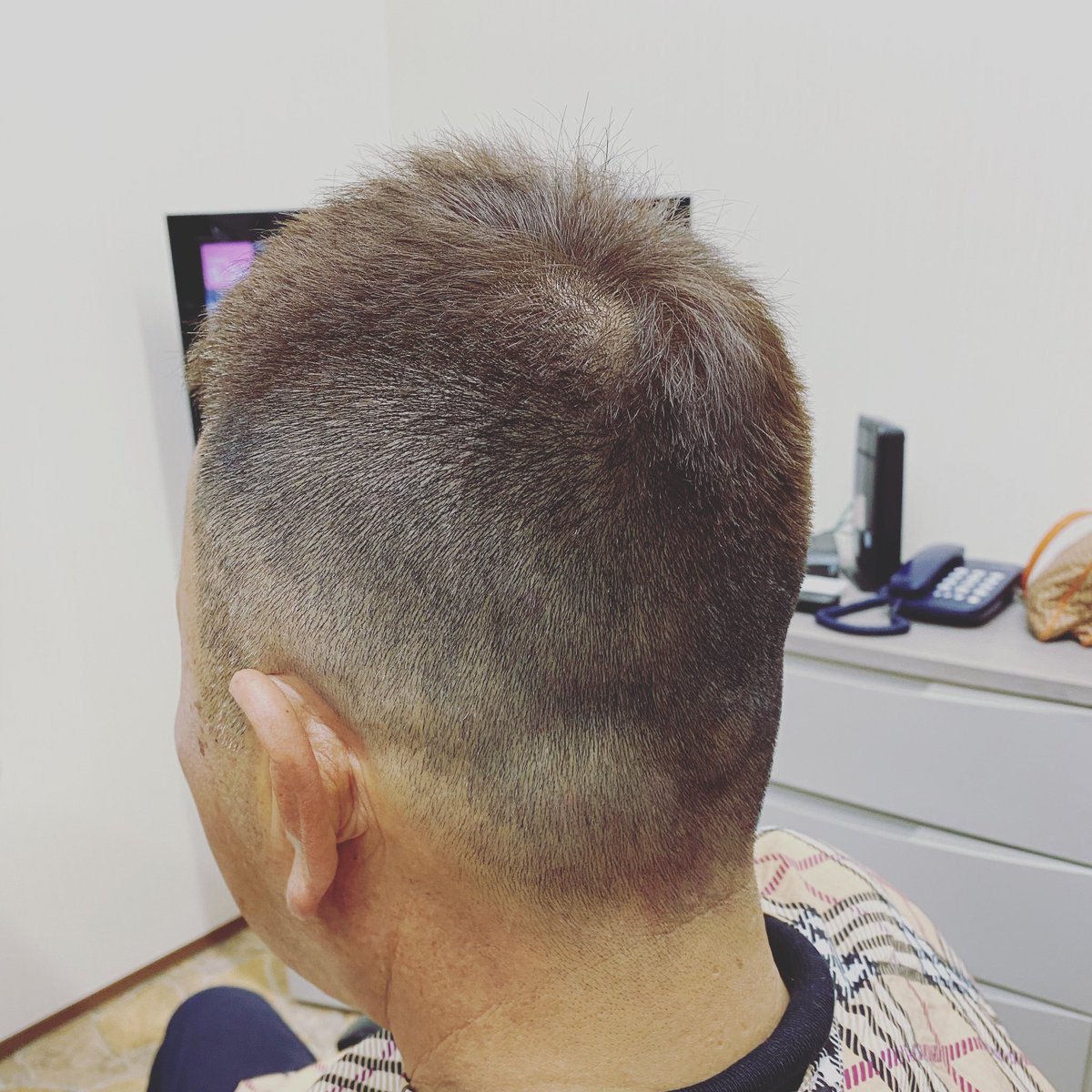 Barber D Style Twitter પર ご来店ありがとうございます 短めのソフトモヒカンスタイル トップにマットカラーを入れさせて頂きました 越谷 レイクタウン 新越谷 南越谷 蒲生 新田 草加 理容室 床屋 バーバーカット ソフトモヒカン フェード カラー Barber D Style Twitter પર ご来店ありがとうございます 短めのソフトモヒカンスタイル トップにマットカラーを入れさせて頂きました 越谷 レイクタウン 新越谷 南越谷 蒲生 新田 草加 理容室 床屋 バーバーカット ソフトモヒカン フェード カラー