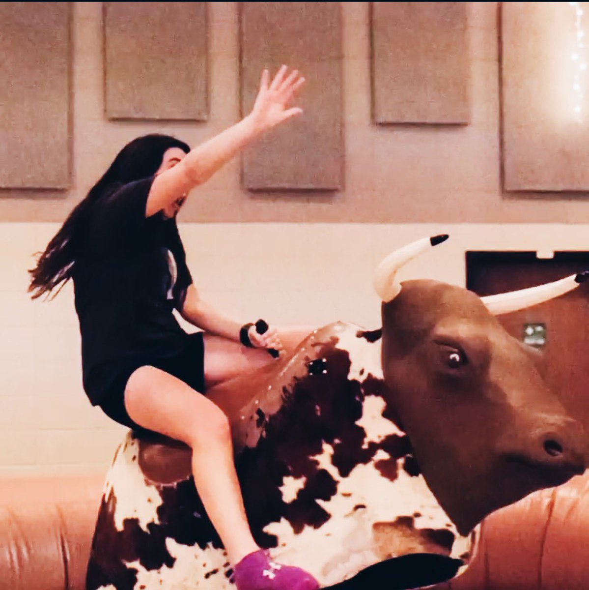 ReachUAFS's tweet photo. got plans tomorrow? JOIN US + HAVE A BLAST !!!! we’ll dance til we drop 💃🤠🕺
#ThisIsReach #Reach #UAFS #BarnBash #Dance #UAFSLions #ReachUAFS https://t.co/F06z957IfT