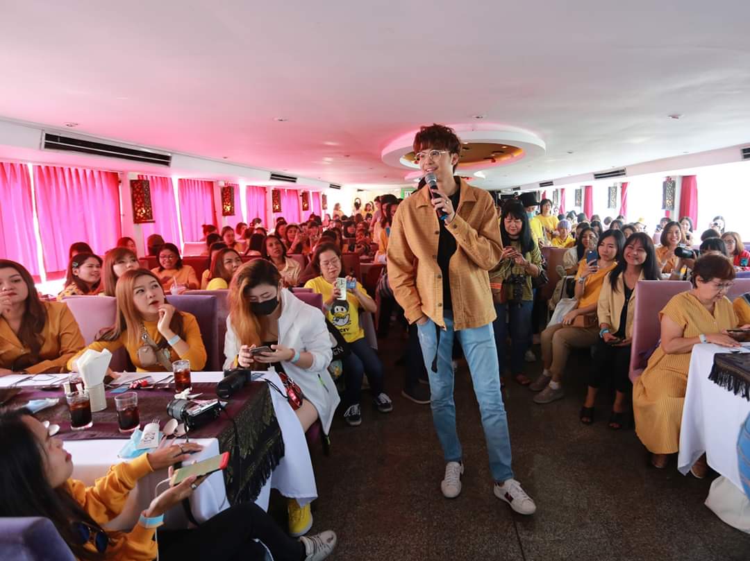 🤩ภาพบรรยากาศ ความสนุกสนานและอิ่มบุญ สุขใจ ในงาน LUCKY NON-STOP WITH NONT TANONT ON THE CRUISE 2020.02.09✨  #งานล่องเรือไหว้พระ🙂 ขอขอบคุณลูกค้าทุกๆ ท่านมากค่ะ🙏 
#theGrandChaophrayaCruise 
#AmazingDinner #BangkokCruise
#RiverCityBangkok
#NONTTANONT
#นนท์ธนนท์
#NontOnTheCruise