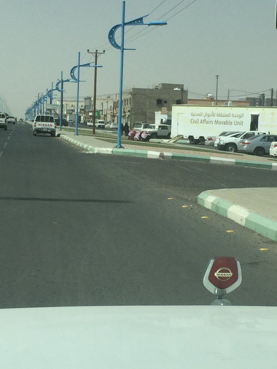 _almawiyah12's tweet photo. @AhwalKSA كبار سن تحت الشمس ينتظرون؟
العدد كان اكبر فالصبح وهاذي محافظه تهتم في ١٧ مركز و٥٤ قريه يعني وجود كنتيره لمدة اسبوعين وتروح مايمدي تغطي اكثر من ٦٠ الف نسمه https://t.co/O0vmNTJTIx