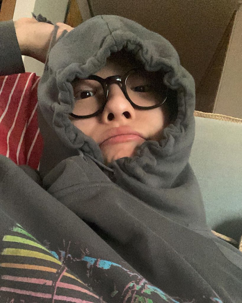 #YOUNINSTA | 200212 | woodz_dnwm  

ซึงยอนโพสต์รูปลงบน Instagram ค่ะ   

‘ ฝนกำลังตก ‘  

▶ instagram.com/p/B8dX-1QlOeH/…

#조승연 #CHOSEUNGYOUN #โชซึงยอน #WOODZ