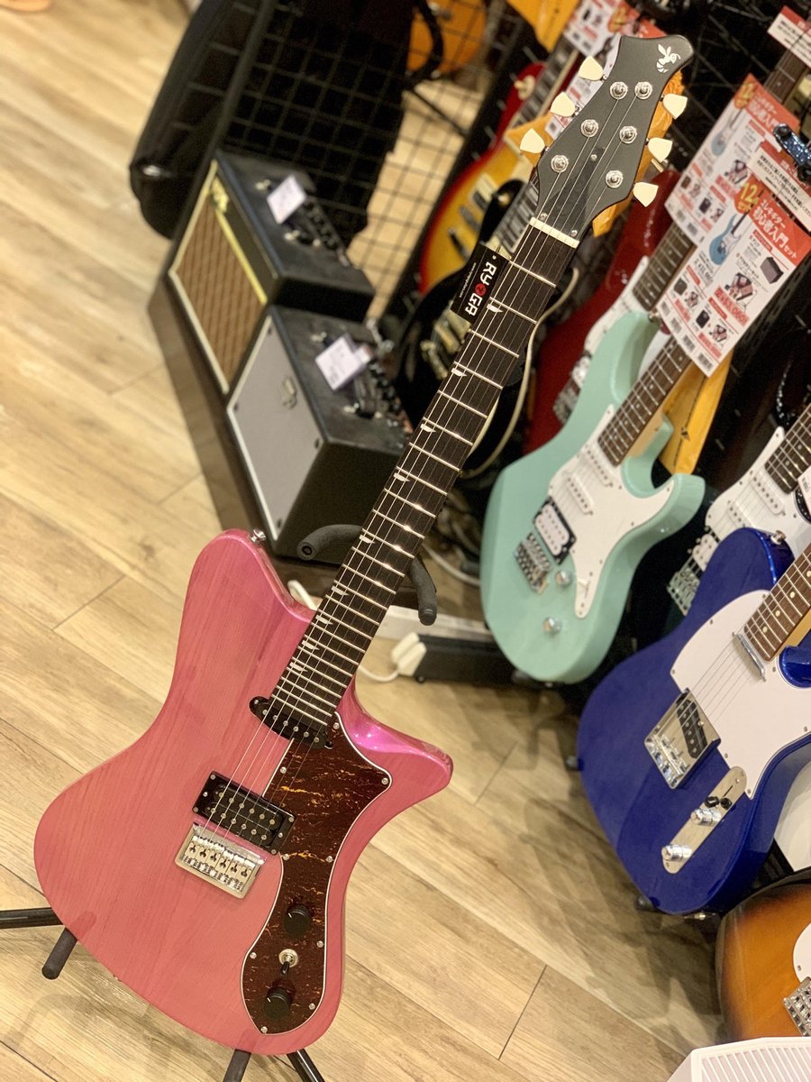 島村楽器 イオンモール天童店 على تويتر エレキギター Ryoga Skater Lecのリミテッドカラーtranslucent Pink入荷しました キラキラのグロス塗装がとってもキレイ 映える一本です 演奏性もバツグン 当店でお試しください