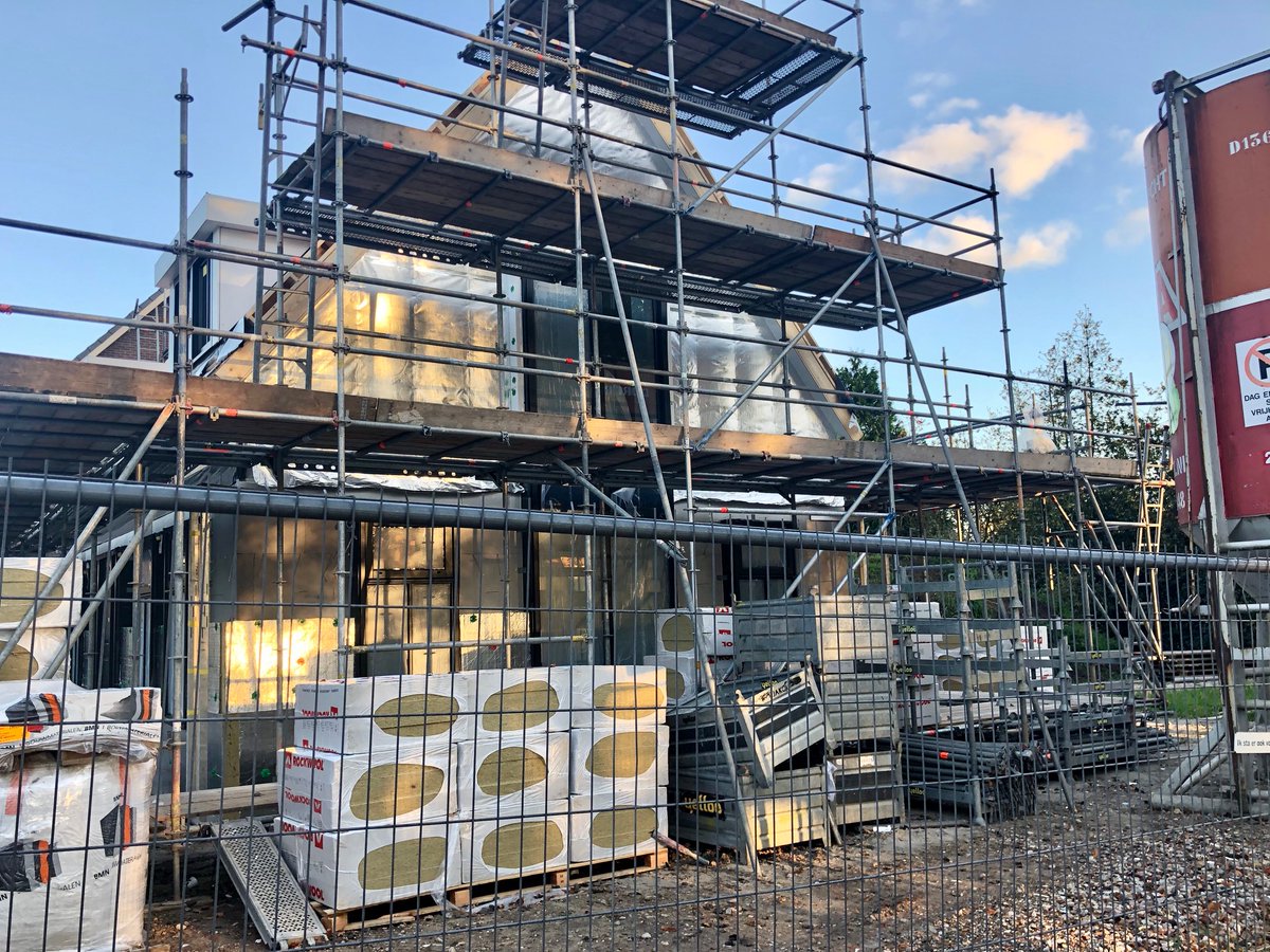 Weet je dat je in Leusden een lening kunt aanvragen om de duurzaamheid van je woning te verbeteren? Met de stimuleringslening duurzaamheid leen je tegen een vaste lage rente. 👉Kijk snel op leusden.nl/duurzaamheid
#investereninwooncomfort #Leusdenenergie #IkwilWatt