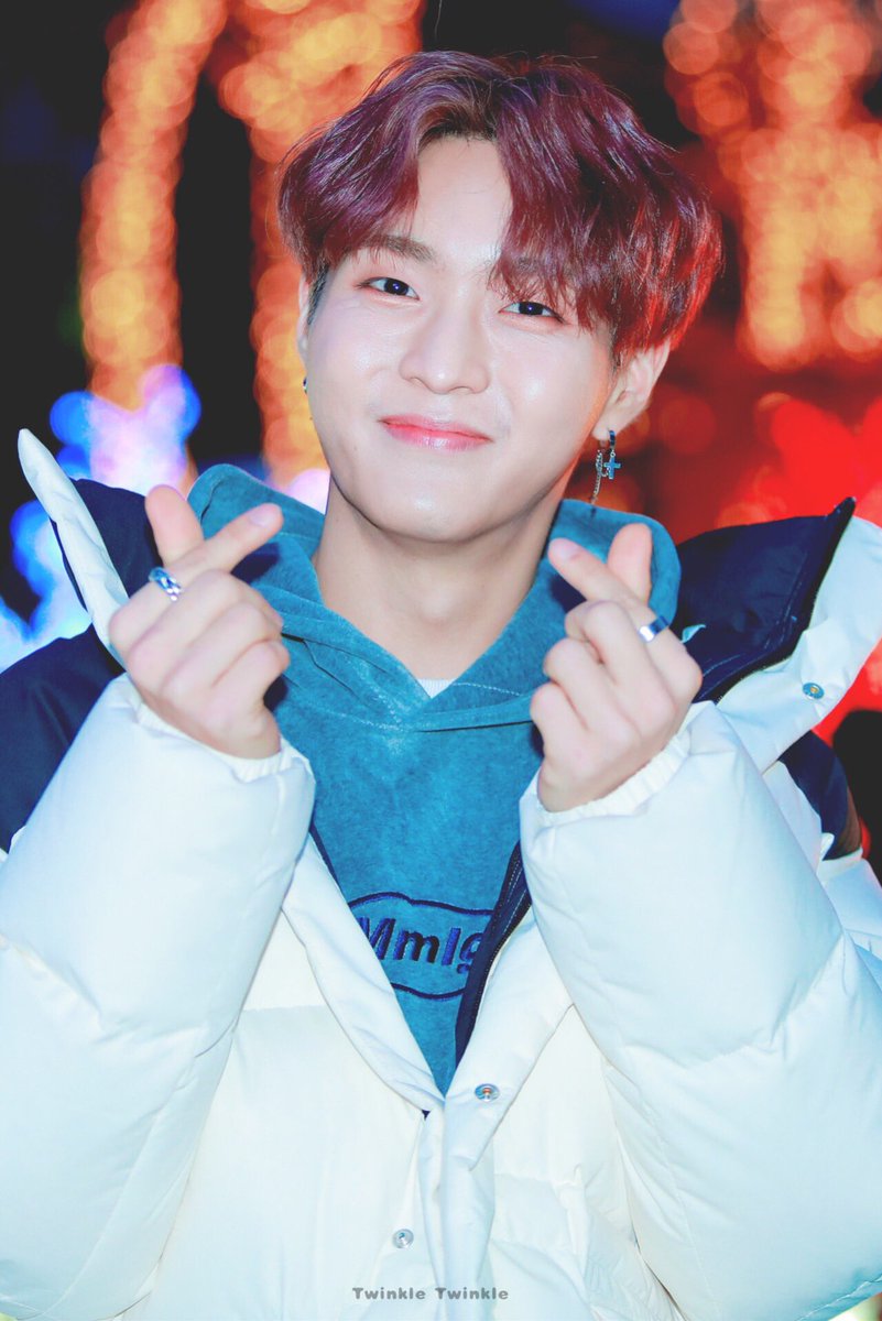 Twinkle_7OC's tweet photo. 191221  음악중심 미니팬미팅
 안녕 꺄악ㅎㅎㅎㅎㅎ👻
#앤디 #Andy 
#세븐어클락 #SEVENOCLOCK #7OC 
@7OC_official https://t.co/IyFHQJG84p