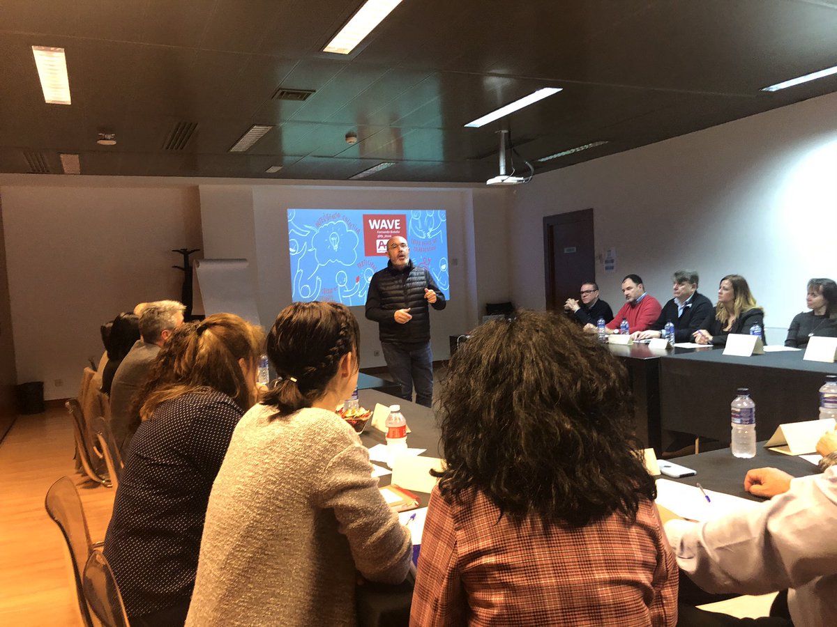 thinkandaction's tweet photo. Que importante la #diversión para conectarte con cualquier proyecto...
Asi empieza @fb_think en la jornada que impartimos desde @thinkandaction para profesionales de #ArtsanaGroup. #Wave #Felizmiércoles #Thinknlive https://t.co/fH1kf9SYao