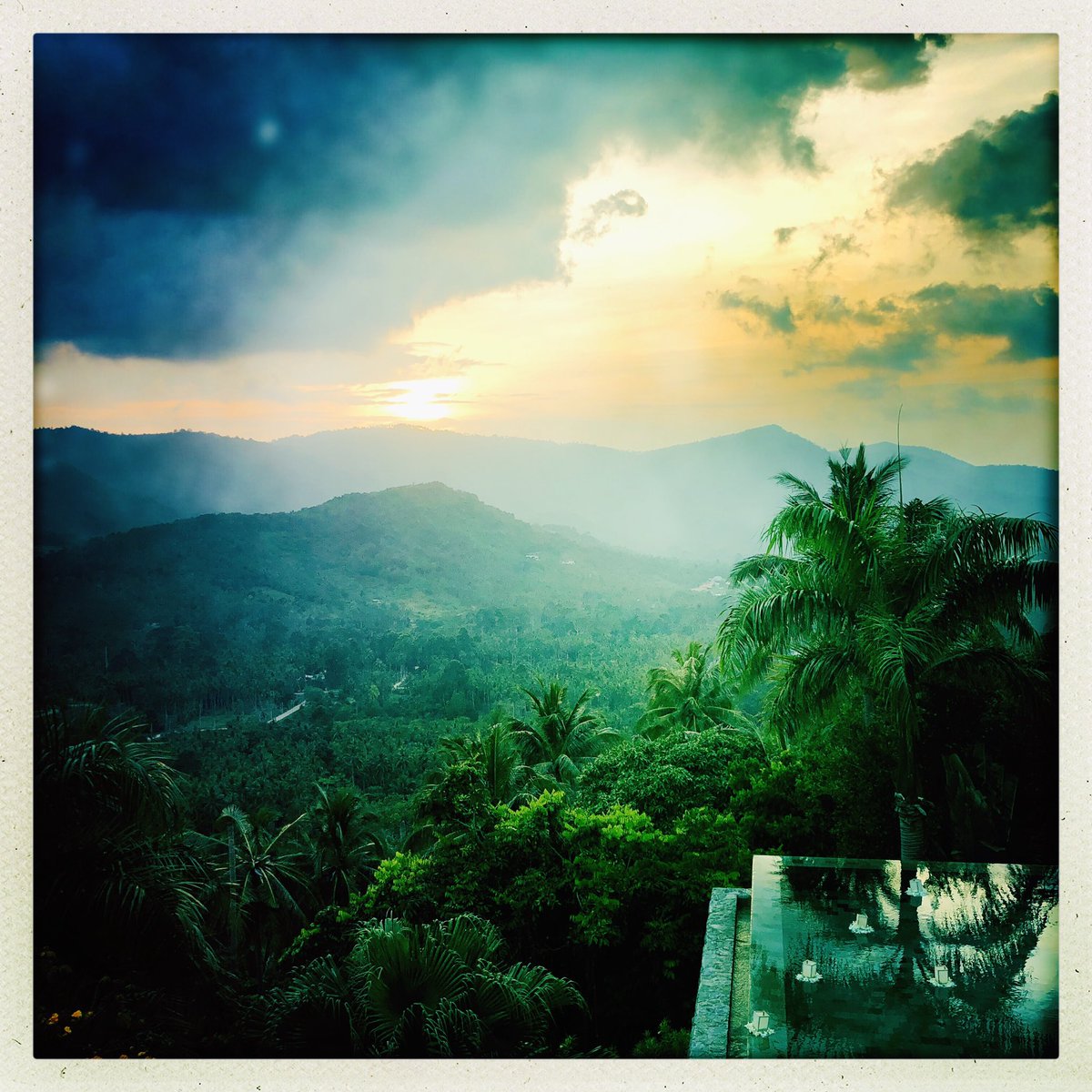 ‘Bye Thailand. It’s been quite something. #yulesandhutch