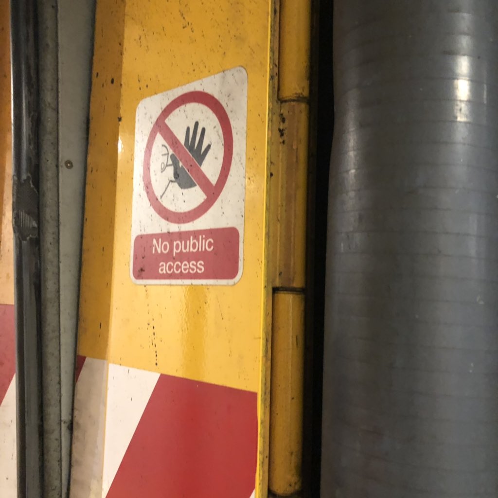 ukg6avb's tweet image. Have managed to get standing room on the train *with* personal space.

Just as long as I don’t lean too much! 

#LondonCommuting #SouthernRail 

At least the train was on time...