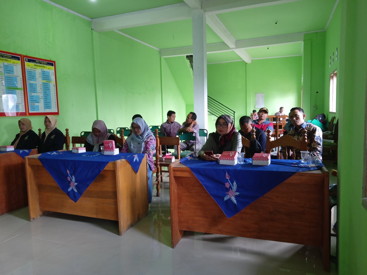 Perkenalan KKN STIT Pemalang dengan Pemdes, Lembaga Desa dan warga masyarakat Desa Plakaran di Balai <a href="/desa_plakaran/">Desa Plakaran</a> 
<a href="/ganjarpranowo/">Ganjar Pranowo</a> <a href="/pakjunaedi/">Junaedi</a> <a href="/puspindes/">PUSPINDES</a> <a href="/dinpermasdespml/">Dinpermasdes Pml</a> @KecMoga <a href="/Info_Moga/">Infomoga</a> 
#JatengGayeng #DesaPintar