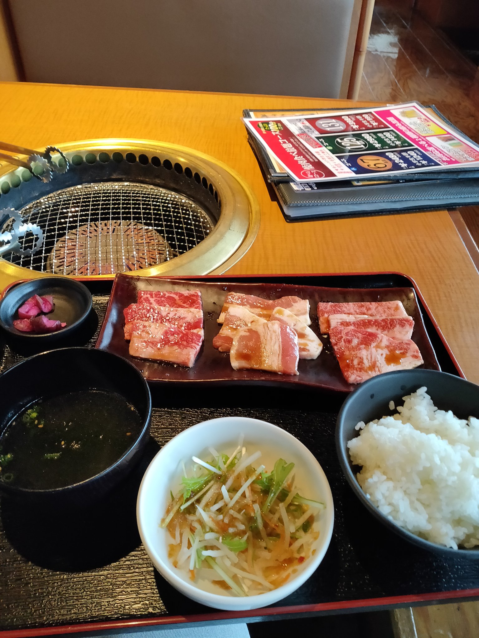 露骨な肋骨 お昼に焼肉ランチを 富山ではお昼ごはん1000円以内は 安い となるみたい 大阪いたときは昼メシは500円以内てのが基本やったけどなぁ T Co Uoj4e9ql7x Twitter 露骨な肋骨 お昼に焼肉ランチを 富山ではお昼ごはん1000円以内は 安い となるみたい 大阪いたときは昼メシは500円以内てのが基本やったけどなぁ T Co Uoj4e9ql7x Twitter