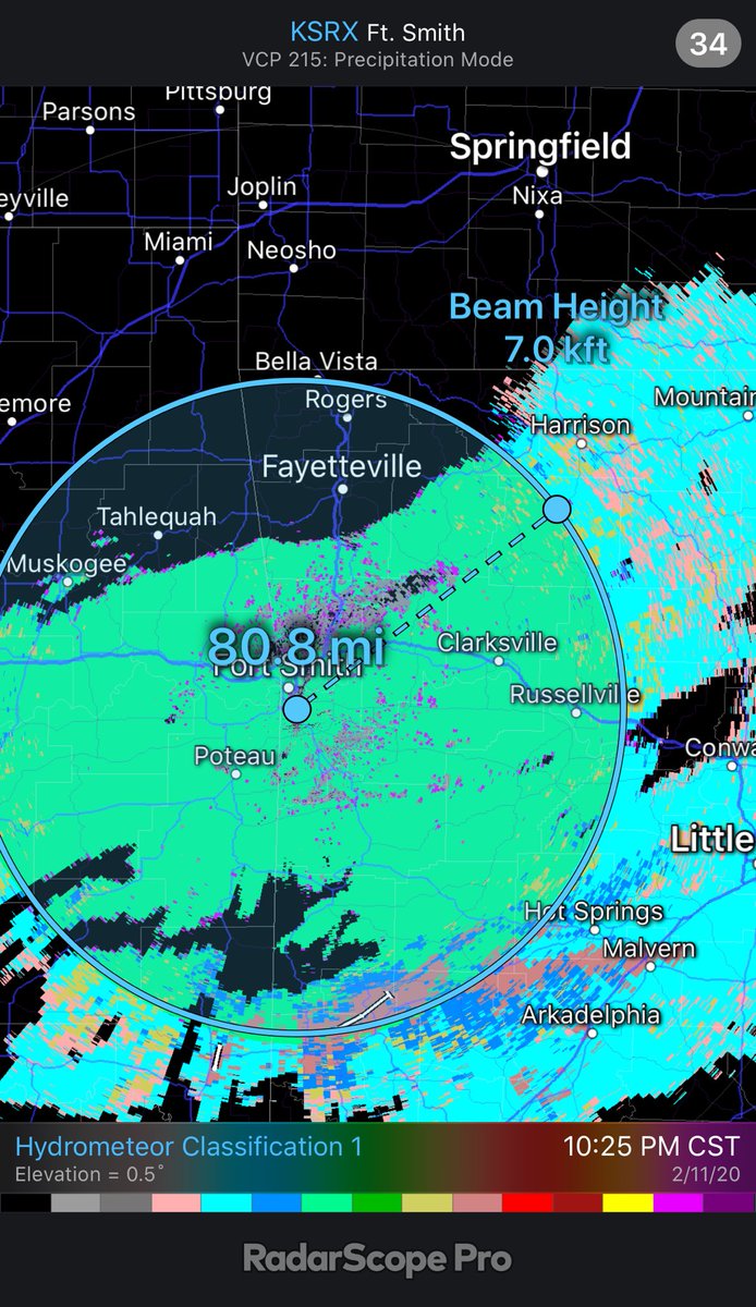weatherdan's tweet photo. So cool... you can clearly see the freezing level of the precip at 7,000 feet above ground level. #WxGeek #RadarGeek
Precip is sleet & ❄️ above 7,000ft above our heads and melts into a cold rain beneath 7,000ft. #arwx https://t.co/jDTwPZFiyr