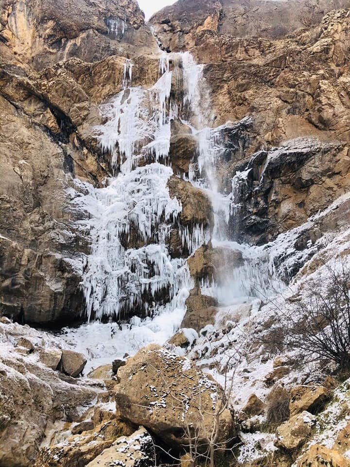 Rudawkurdish's tweet photo. بەهۆی نزمبوونەوەی پلەکانی گەرما، ئاوی تاڤگە و رووبار و کانیاوەکان بەستوویەتی 

وێنەکان گوندی تەگەران لە شارۆچکەی سیتەکی سنووری قەزای #شارباژێر - #سلێمانی https://t.co/wvoKWCgOuJ