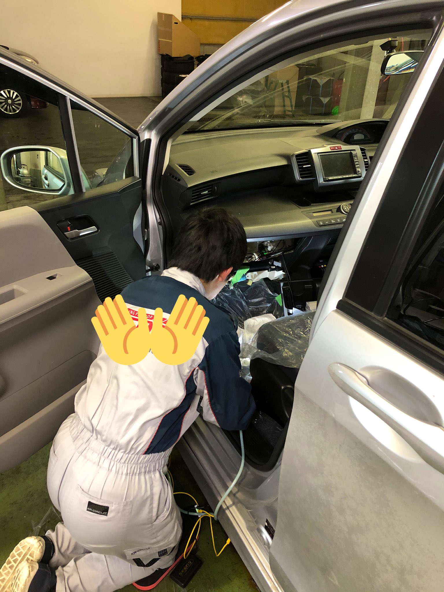 荒井 修二 札幌の中古車販売店 店主 ペットやタバコ臭などエアコンについた臭いを消せるらしい 車内の臭いを消すって かなり難しいです 後ほど結果報告します シージーエスコーポレーション 中古車 札幌 車内消臭 T Co Ifiar5fpzr