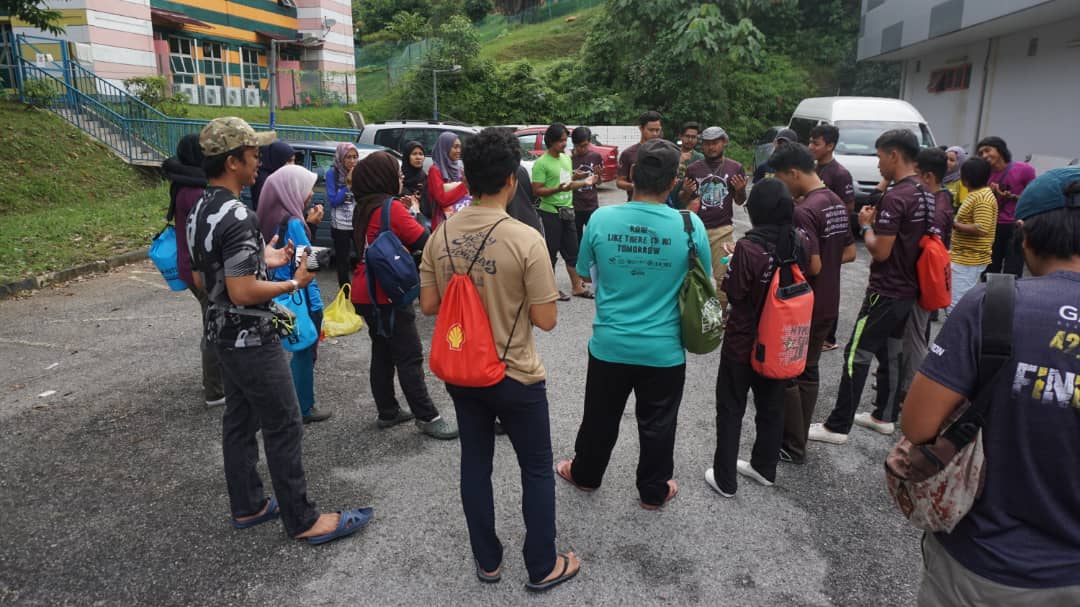 KresmaUitm's tweet photo. FINAL PROJECT KRESMA
Alhamdulillah selesai sudah Kursus Tree Climbing &amp; Aerial Rescue pada 10-11 February 2020 di Uitm Shah Alam.Pada hari ini para peserta akan bergerak ke Kampung Merapoh Lama, Pahang untuk aktiviti caving. Doakan perjalanan para peserta nabuala pergi &amp;balik 😊 https://t.co/MVQ8gOmnwD