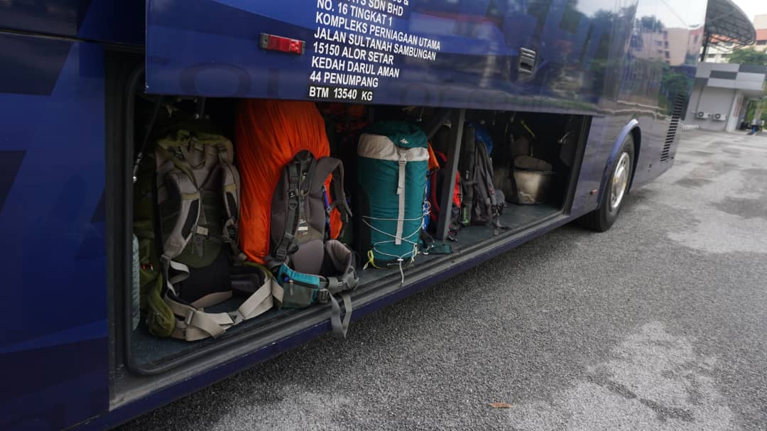 KresmaUitm's tweet photo. FINAL PROJECT KRESMA
Alhamdulillah selesai sudah Kursus Tree Climbing &amp; Aerial Rescue pada 10-11 February 2020 di Uitm Shah Alam.Pada hari ini para peserta akan bergerak ke Kampung Merapoh Lama, Pahang untuk aktiviti caving. Doakan perjalanan para peserta nabuala pergi &amp;balik 😊 https://t.co/MVQ8gOmnwD