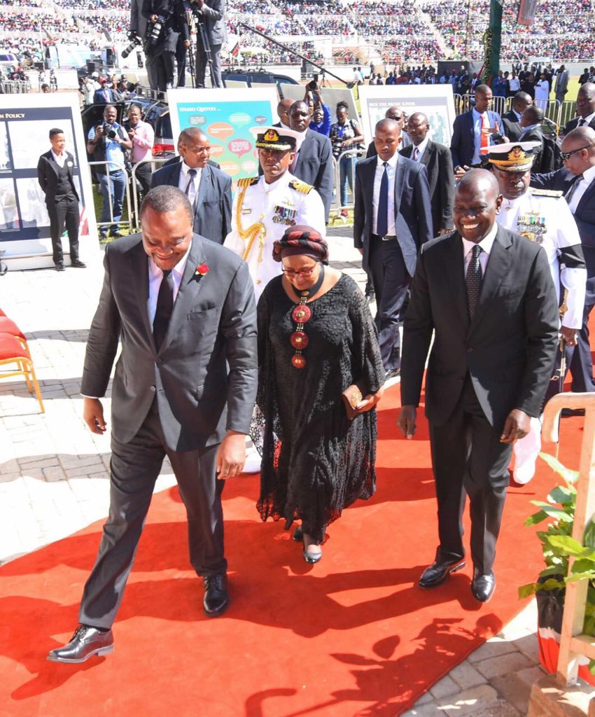 modric_hafid's tweet photo. Dp @WilliamsRuto welcoming several heads of states yesterday at nyayo stadium! Brilliant fella! #Ruto presidency is unstopable! #bbifraud cohorts like @FredMatiangi &amp; @AtwoliDza reduced to mere expectators! Haters let this sink in! #rutoisthesolution #MoiFarewell #moiburial #Moi https://t.co/tvnNKXn5fz
