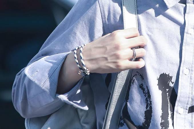 Yoongi is my world ⁷ 🐰🐱🍊 tweet media