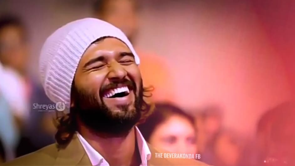 DeverakondaFb's tweet photo. Lot of Smiles at #wflprereleaseevent #WFLonFeb14 #WorldFamousLover #VijayDeverakonda @TheDeverakonda @HEROVIJAY9
@shreyasgroup https://t.co/f6iUUlguk5