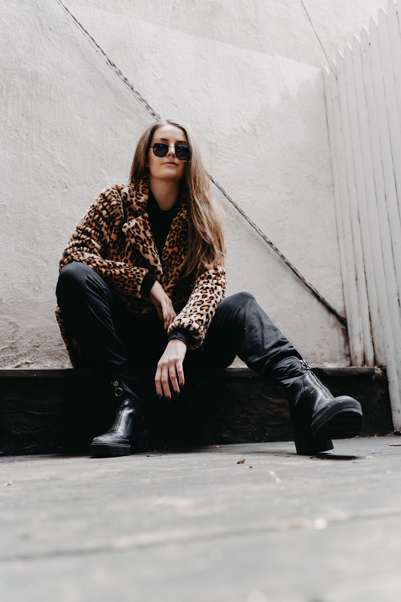 MadisonSteadman's tweet photo. Shooting in the West Village, NY last weekend 📸 https://t.co/rqBM0VbaU9