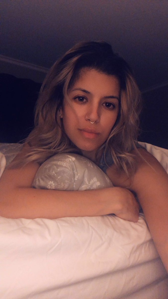 marissa_castoro's tweet photo. Gonna start a new #bedtimechronicles post each night in my fave spot on the corner of my bed π #sleepy #bedtime #nomakeup https://t.co/E5XS5p5CtW