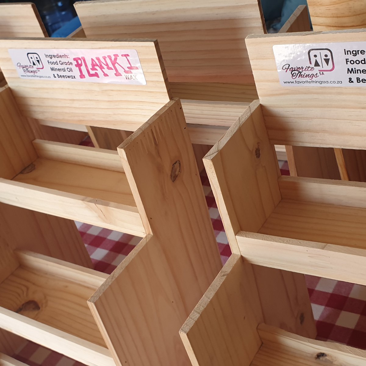 PlankiW's tweet image. #plankiwax display stands ready for their treatment before going to the shops

If you would like to become a distributor please pop us a mail at info@plankiwax.co.za or give us a shout on 0721067636

#beforetreatment #gettingready #excited #watchthisspace
